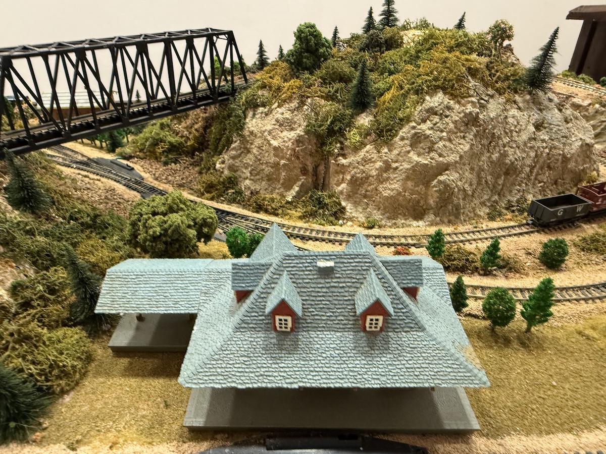 Holiday-2024-31 Holiday-2024-31