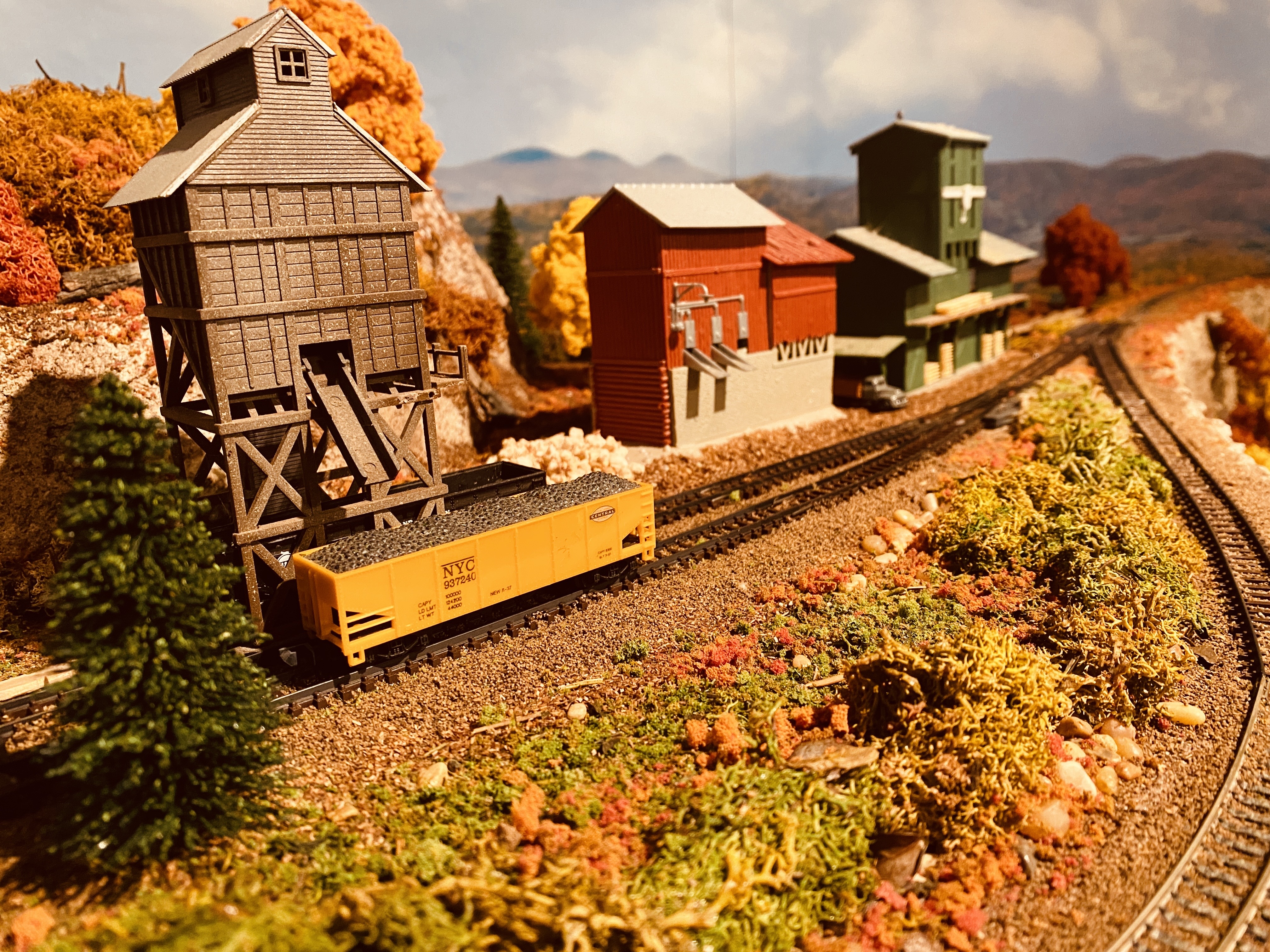 Model Railroad Photo by BYMRR.com